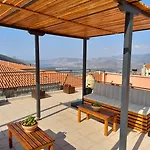 Leto Delphi