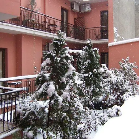 Hotell Leto 3*