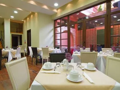 Hotell Leto 3*